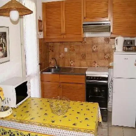 6 Pers, 1 Chambre, 1 Mezzanine, Rdj, Piscine Et Parking Au Calme De La Pinede - Ref Para21 ヴィラ アグド