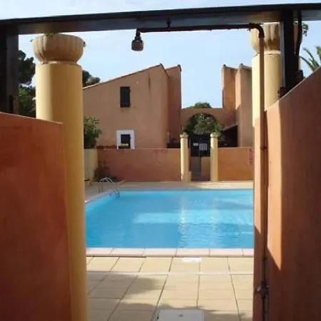 6 Pers, 1 Chambre, 1 Mezzanine, Rdj, Piscine Et Parking Au Calme De La Pinede - Ref Para21 ヴィラ アグド
